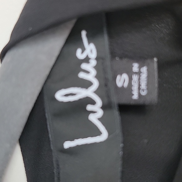 Lulus - Picture 3 of 3